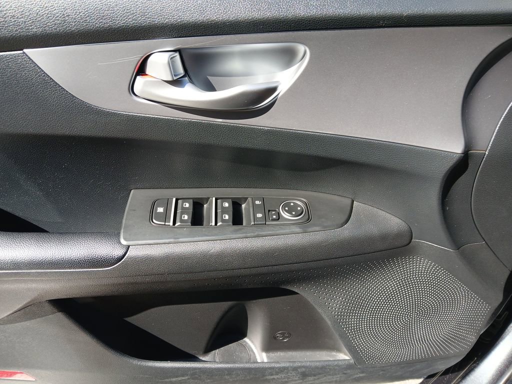 Used 2022 Kia Forte LXS FWD image 24