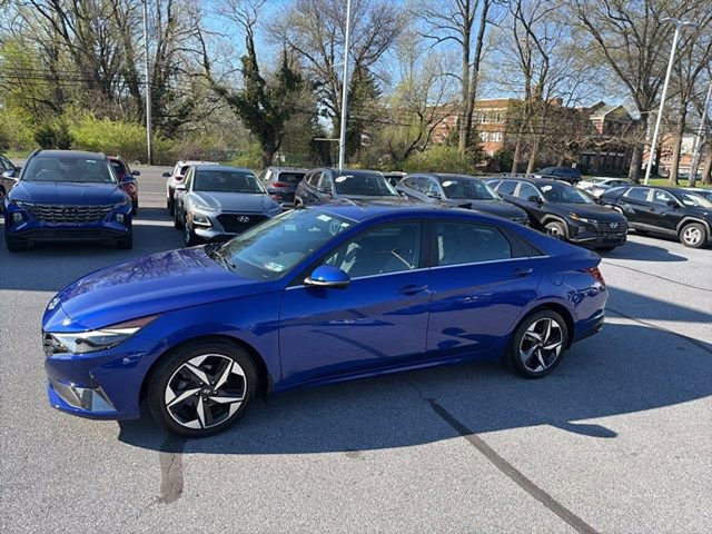 Certified 2023 Hyundai Elantra Limited image 3
