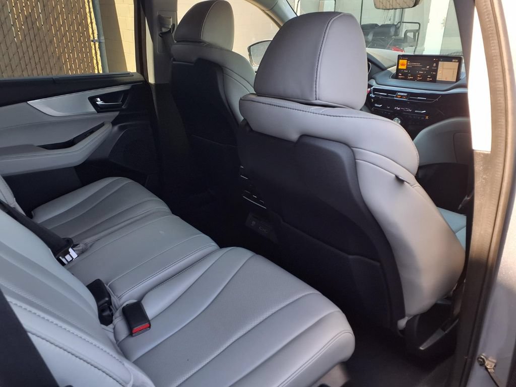 Used 2023 Acura MDX w/ Technology Package AWD/4WD image 34
