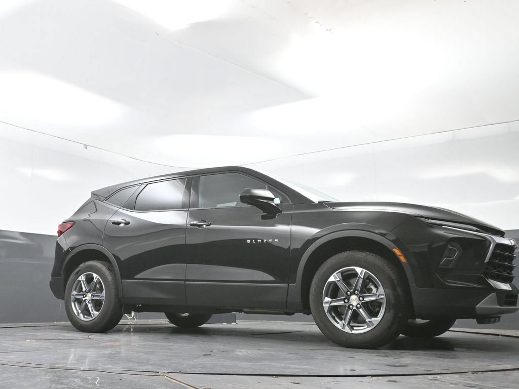 Used 2025 Chevrolet Blazer LT FWD image 51