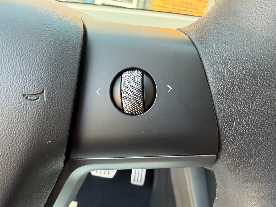 Used 2022 Tesla Model Y Performance AWD/4WD image 33