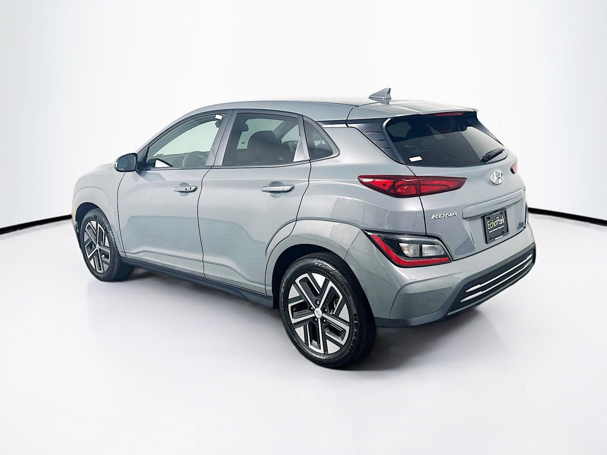 Used 2023 Hyundai Kona SE w/ Cargo Package image 5