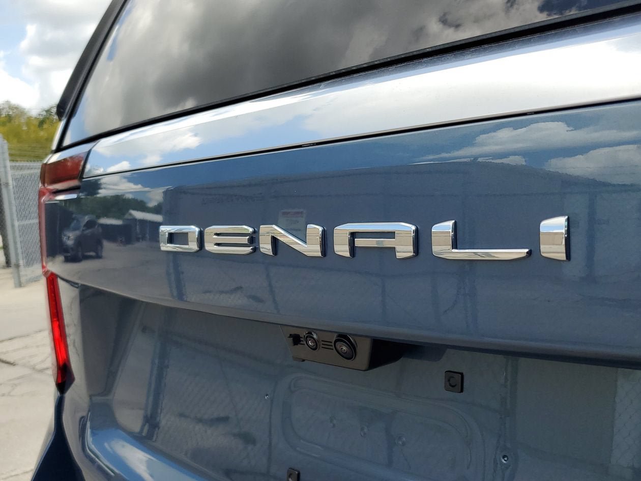 New 2026 GMC Yukon XL Denali w/ Denali Reserve Package AWD/4WD image 9