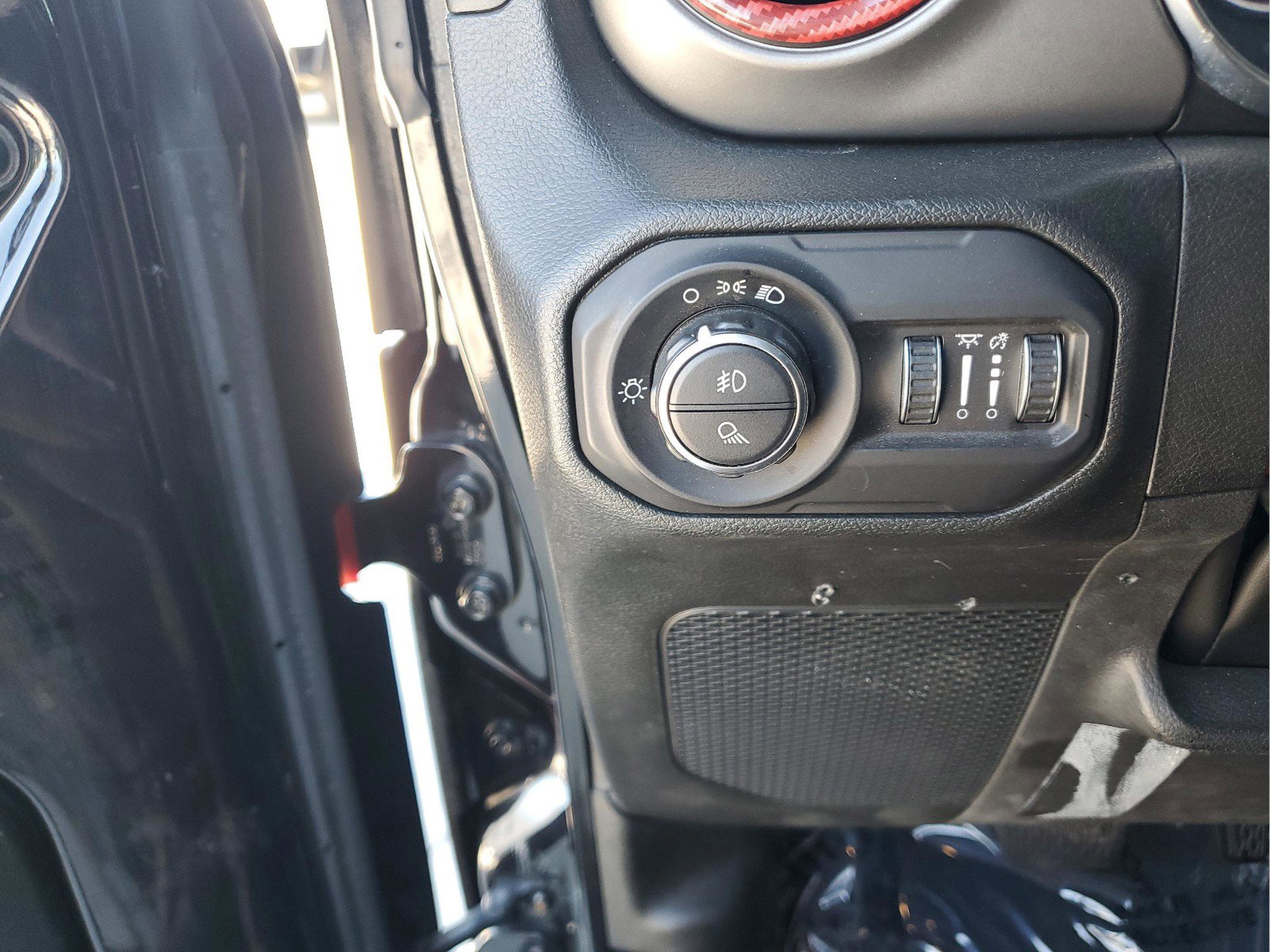 Used 2022 Jeep Gladiator Sport AWD/4WD image 27