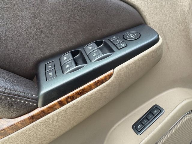 Used 2015 Chevrolet Suburban LTZ image 5