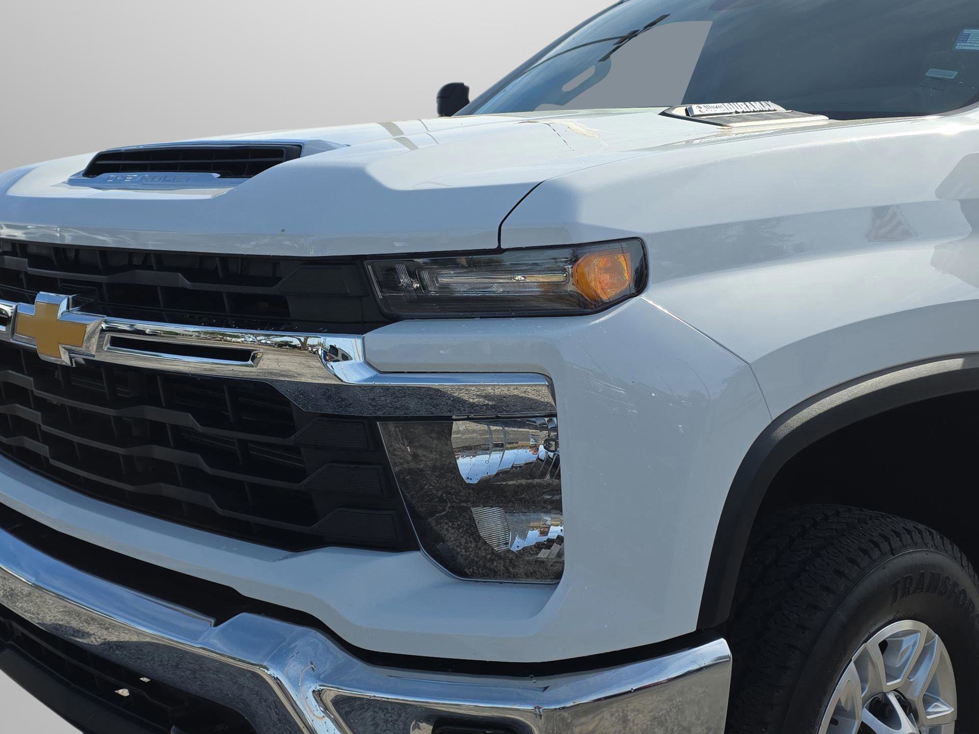 Used 2025 Chevrolet Silverado 2500 LT w/ Convenience Package AWD/4WD image 6