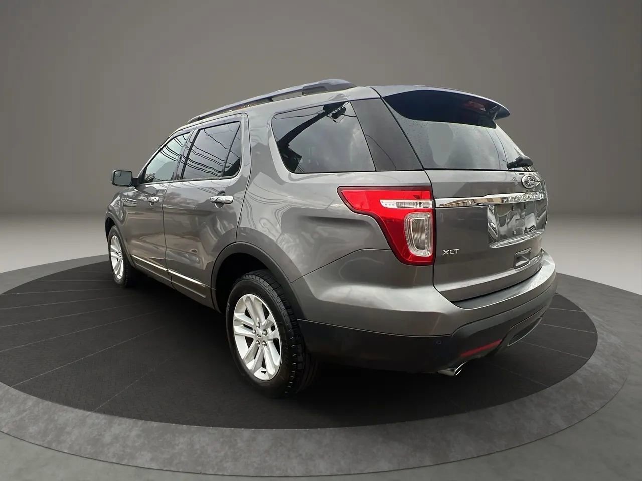 Used 2014 Ford Explorer XLT image 7