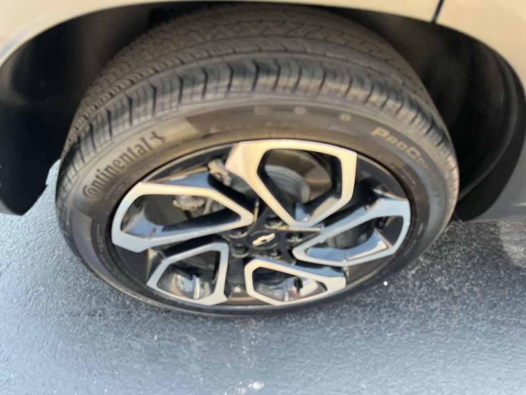 Used 2025 Chevrolet Trax RS FWD image 45
