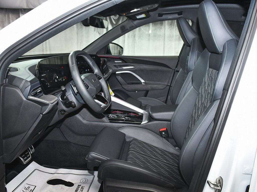 Used 2025 Audi SQ5 Premium Plus w/ Premium Plus Package image 44