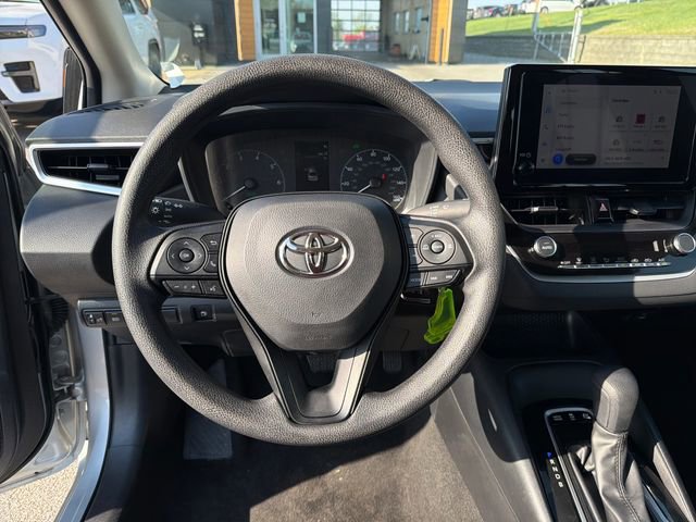 Used 2025 Toyota Corolla LE FWD image 31