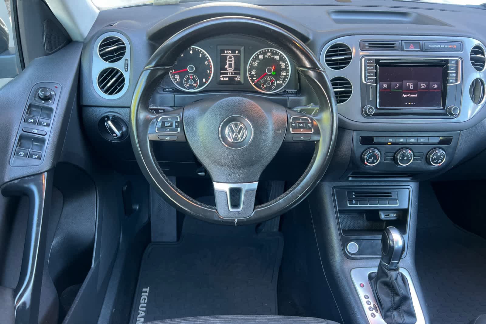 Used 2017 Volkswagen Tiguan Limited w/ Premium Package FWD image 15