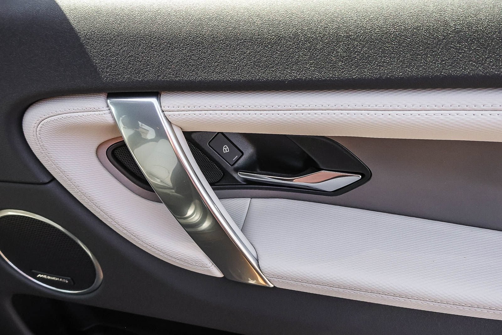 New 2026 Land Rover Discovery Sport Landmark AWD/4WD image 19