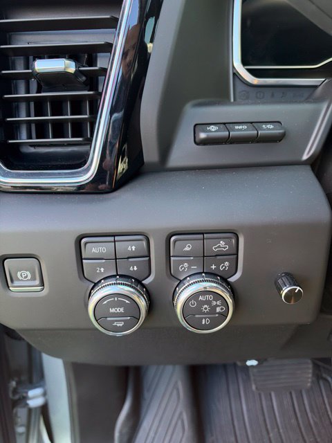 Used 2025 GMC Sierra 2500 Denali w/ Denali Reserve Package AWD/4WD image 26