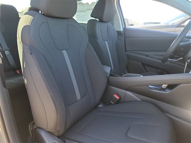 New 2026 Hyundai Elantra SE image 17