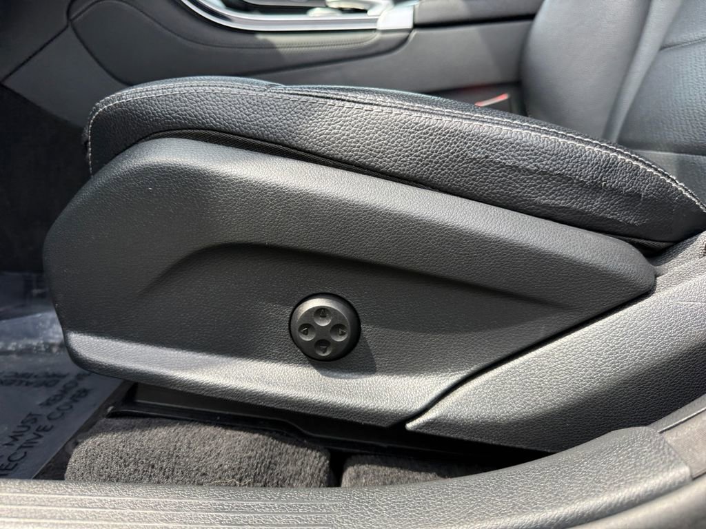 Used 2017 Mercedes-Benz GLC 300 4MATIC image 10