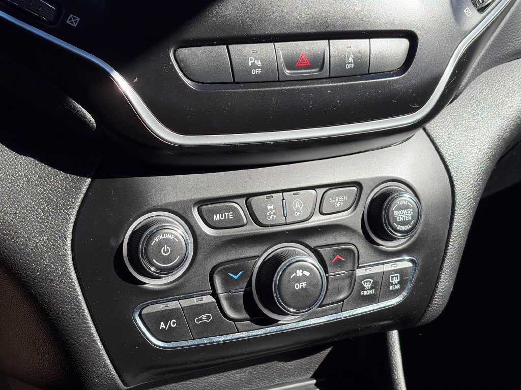 Used 2021 Jeep Cherokee Latitude Lux AWD/4WD image 19