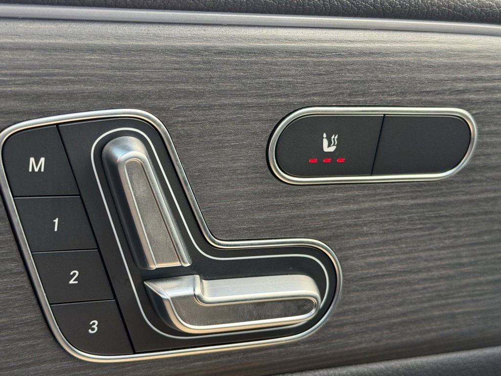 Used 2025 Mercedes-Benz GLA 250 image 12