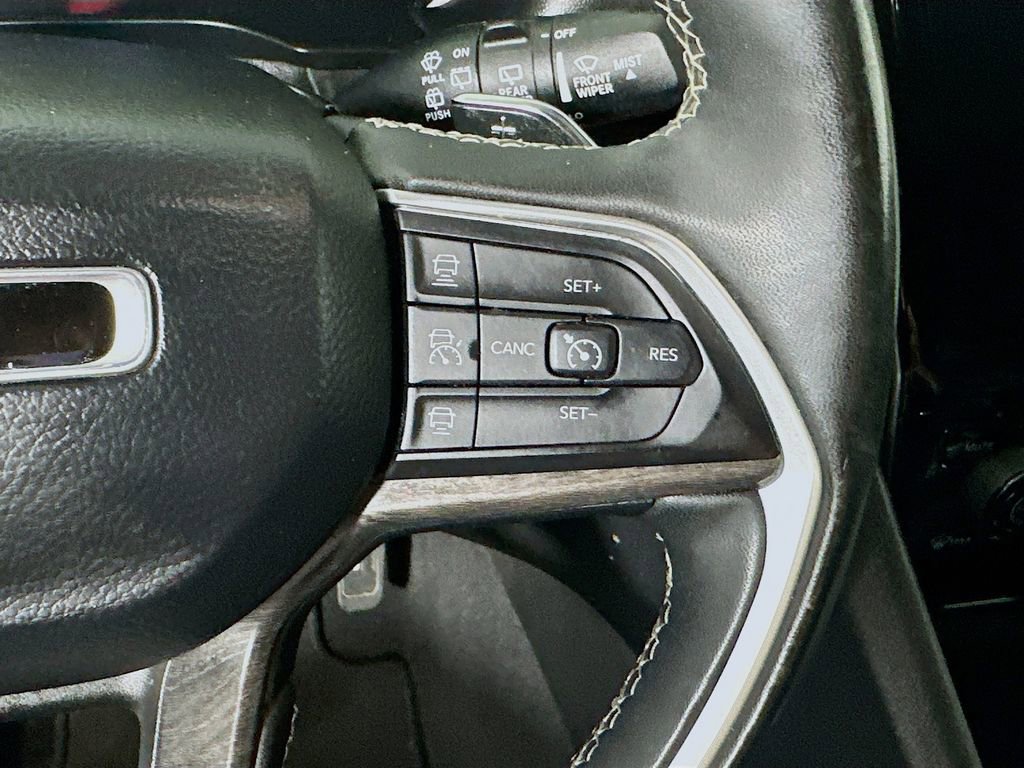 Used 2024 Jeep Grand Cherokee Limited image 27