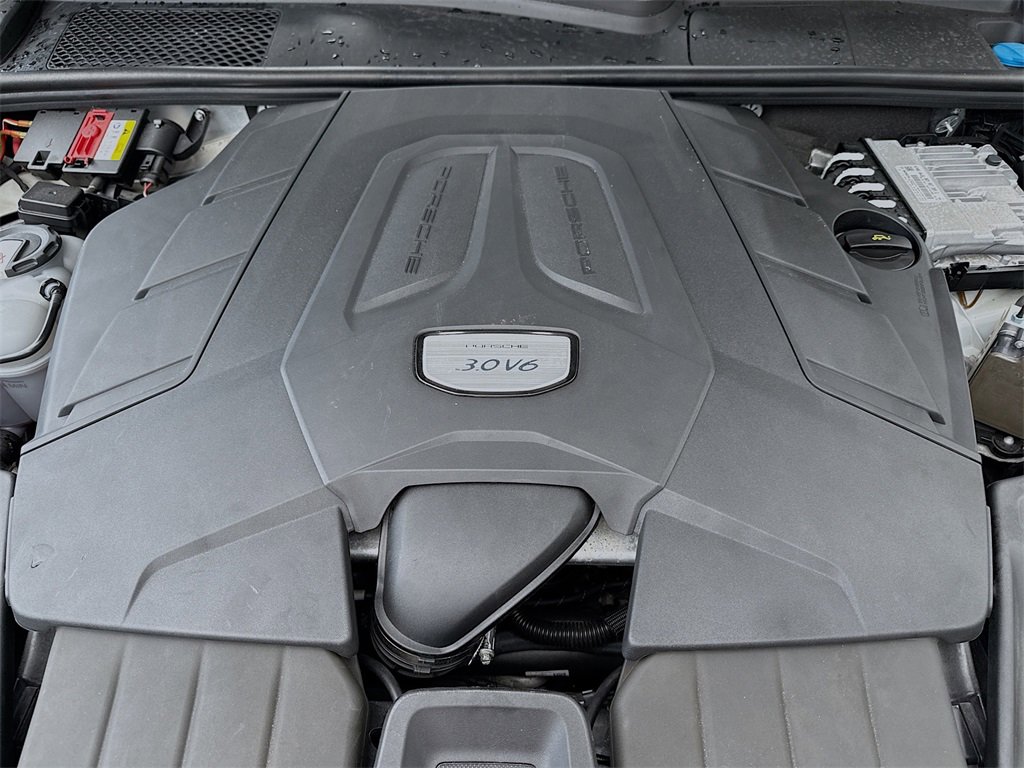 Used 2020 Porsche Cayenne Base w/ Premium Package image 33