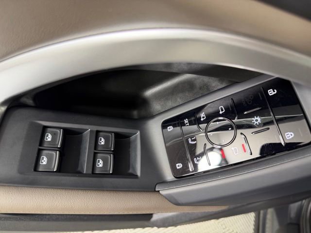 Used 2025 Audi Q5 Premium w/ Convenience Package AWD/4WD image 19