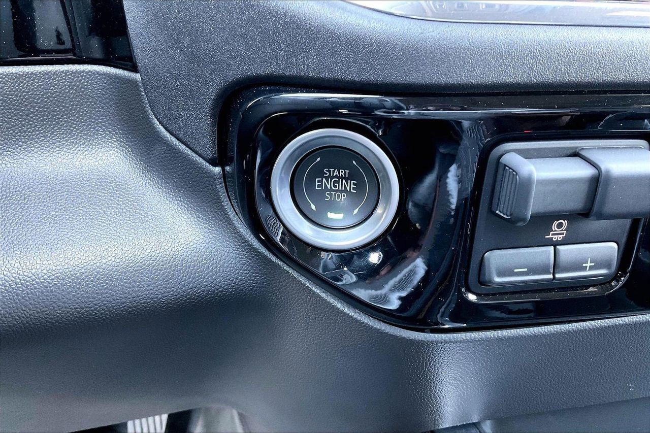 Used 2024 GMC Sierra 1500 Elevation w/ Elevation Premium Package image 29