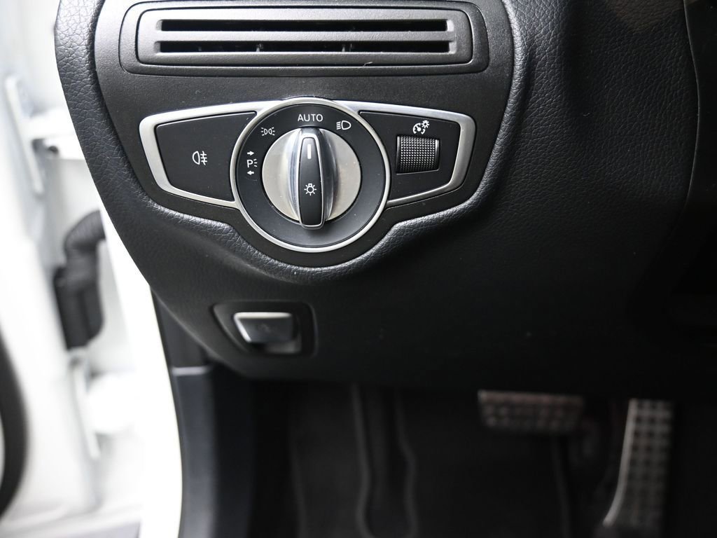 Used 2021 Mercedes-Benz GLC 300 w/ AMG Line image 16