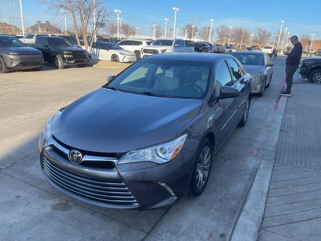 Used 2016 Toyota Camry XLE w/ Moonroof Package image 1
