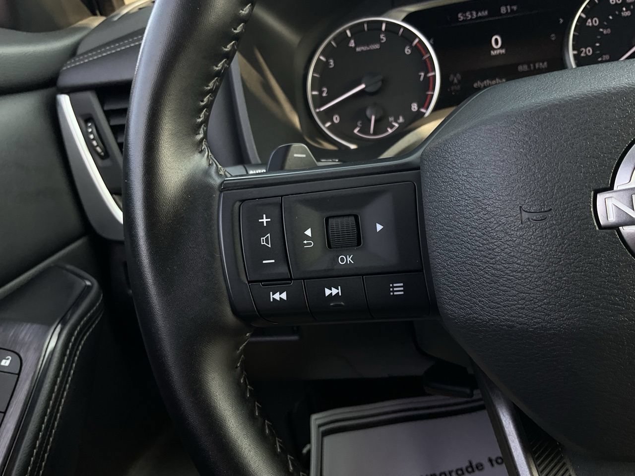Used 2025 Nissan Rogue SV FWD image 32