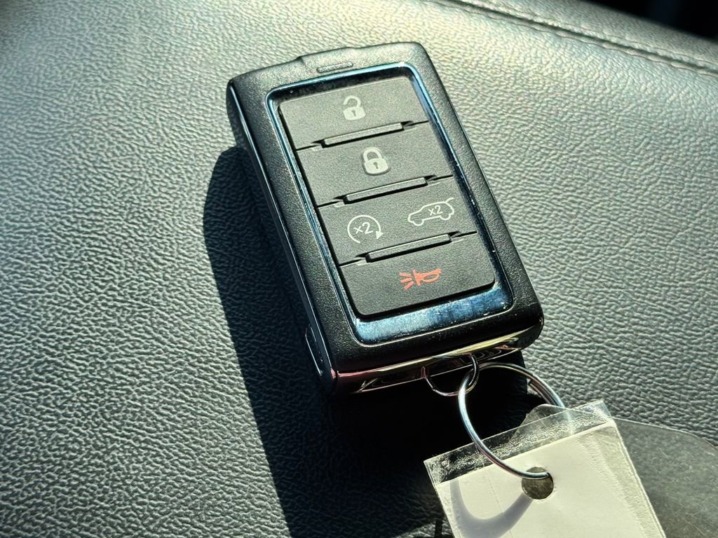 Used 2024 Jeep Grand Cherokee Altitude AWD/4WD image 32