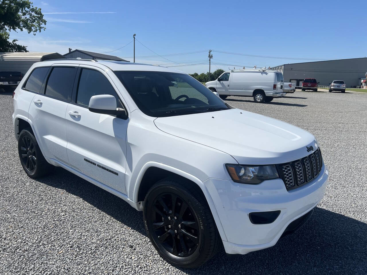 Used 2020 Jeep Grand Cherokee Altitude AWD/4WD image 1