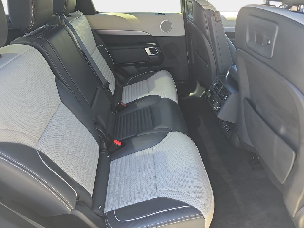 Certified 2023 Land Rover Discovery HSE R-Dynamic image 11