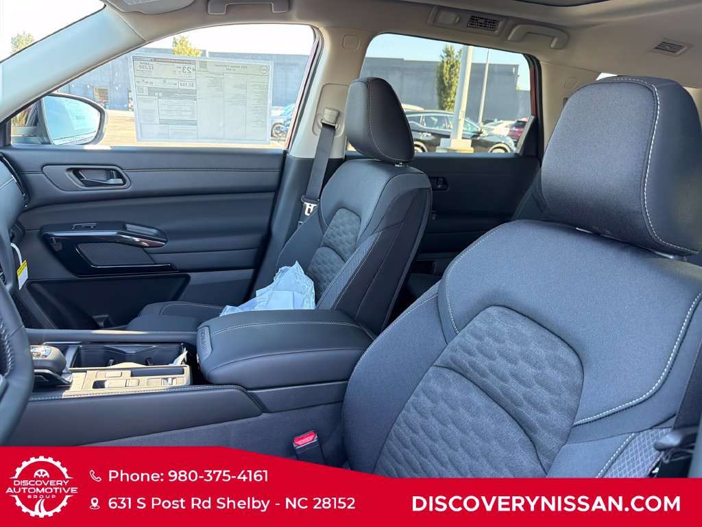 New 2026 Nissan Pathfinder SV w/ SV Premium Package FWD image 13
