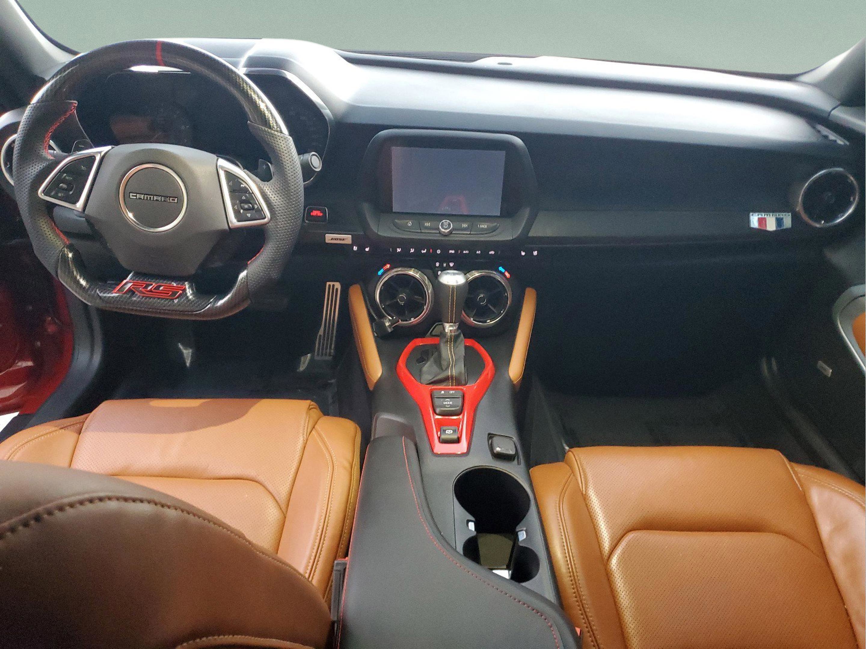 Used 2019 Chevrolet Camaro LT w/ Technology Package image 9