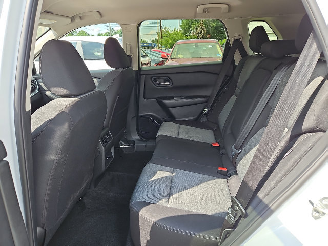 Used 2025 Nissan Rogue SV AWD/4WD image 10