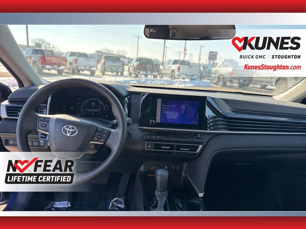 Used 2025 Toyota Camry LE FWD image 36