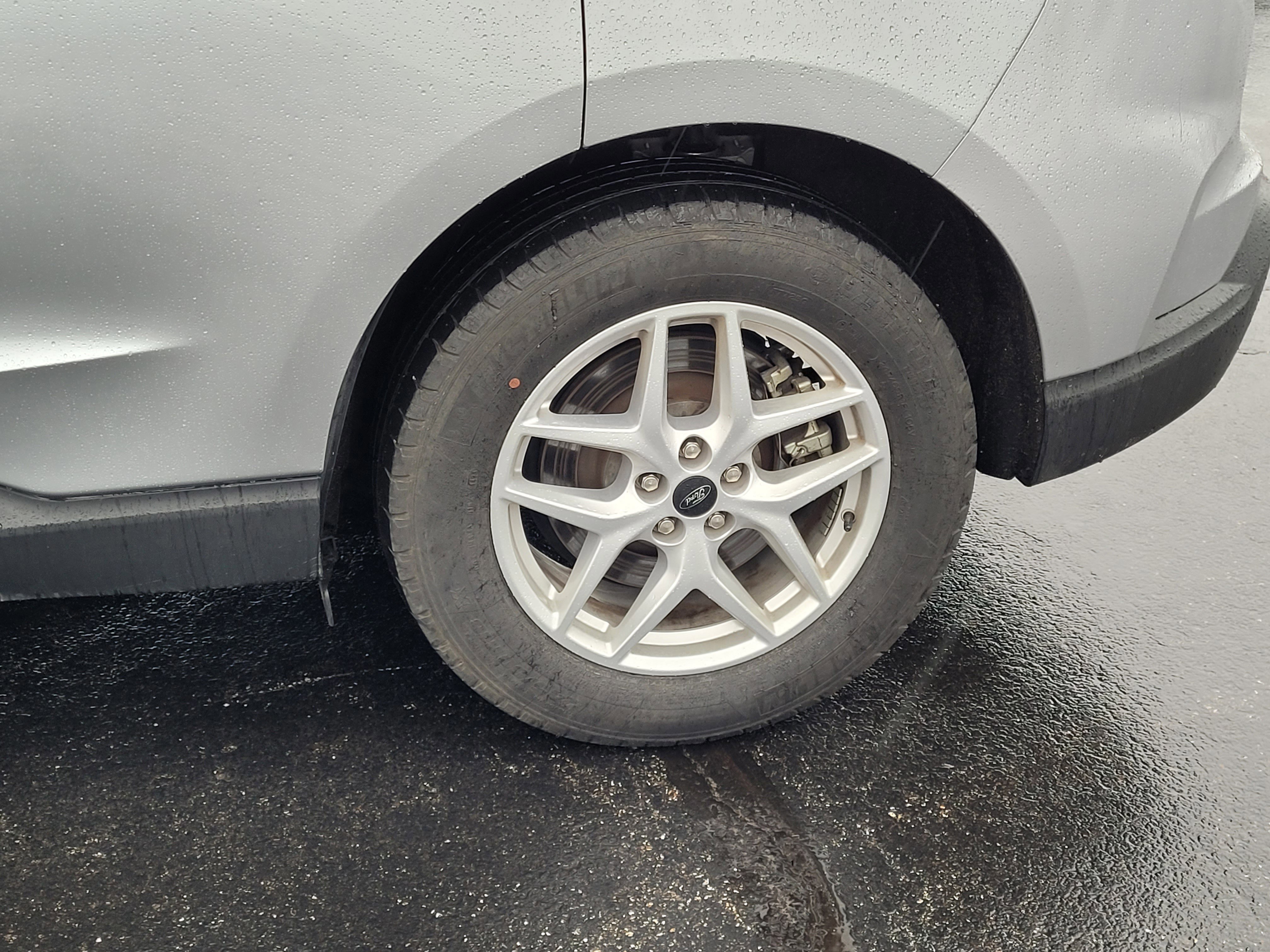 Used 2024 Ford Edge SEL image 10