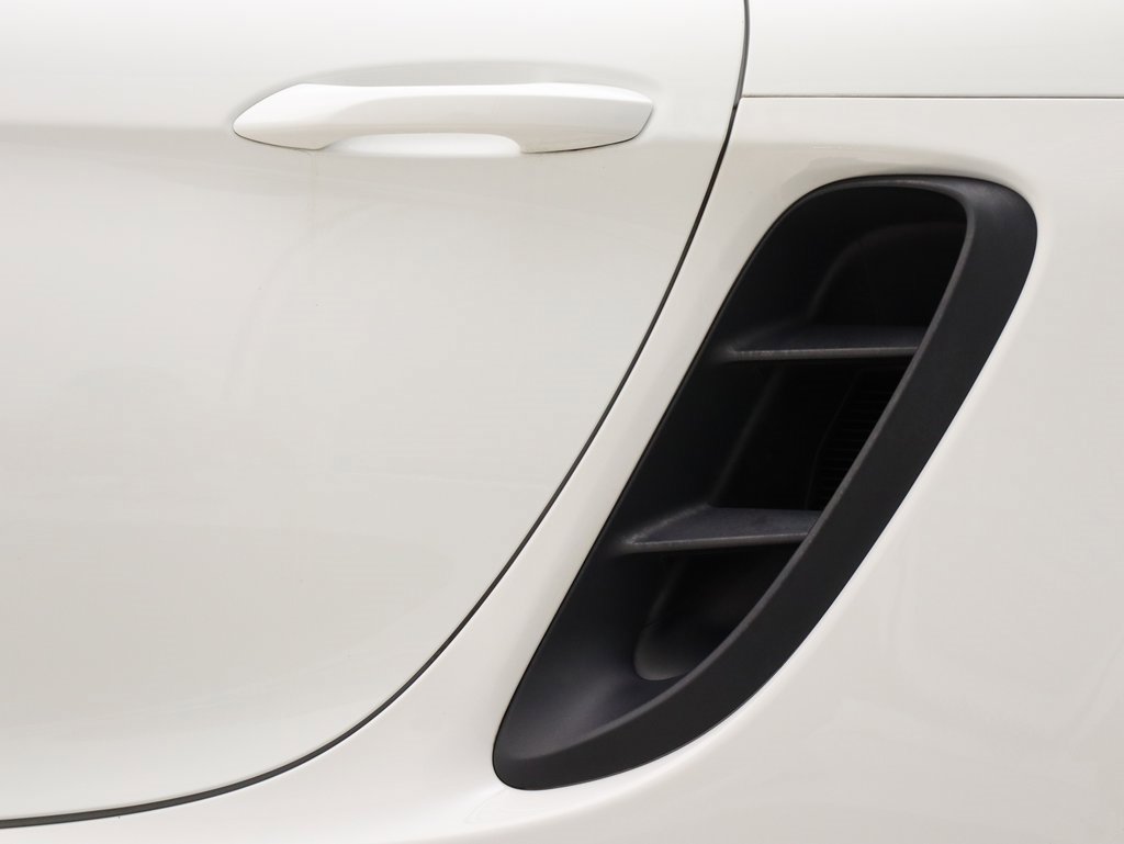 Used 2018 Porsche 718 Cayman image 22