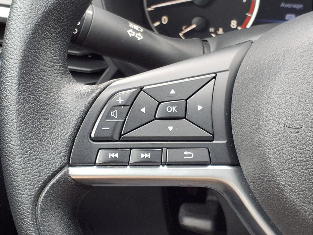 Used 2025 Nissan Altima 2.5 SV FWD image 16