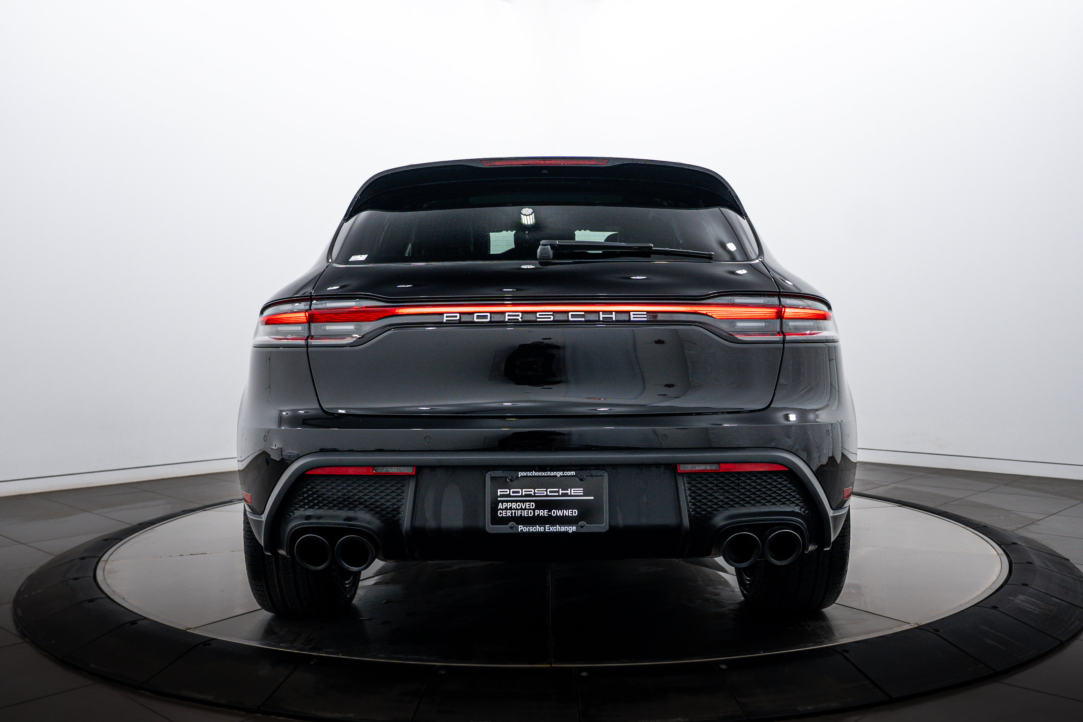 Certified 2026 Porsche Macan AWD/4WD image 6
