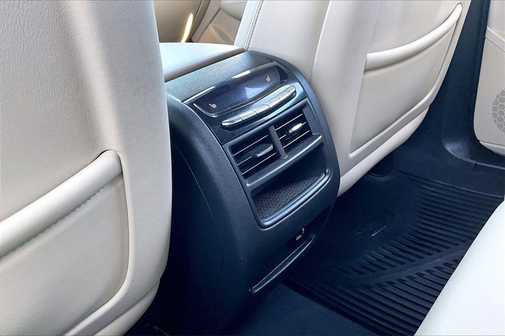 Used 2018 Cadillac XT5 Premium Luxury w/ Driver Assist Package image 24