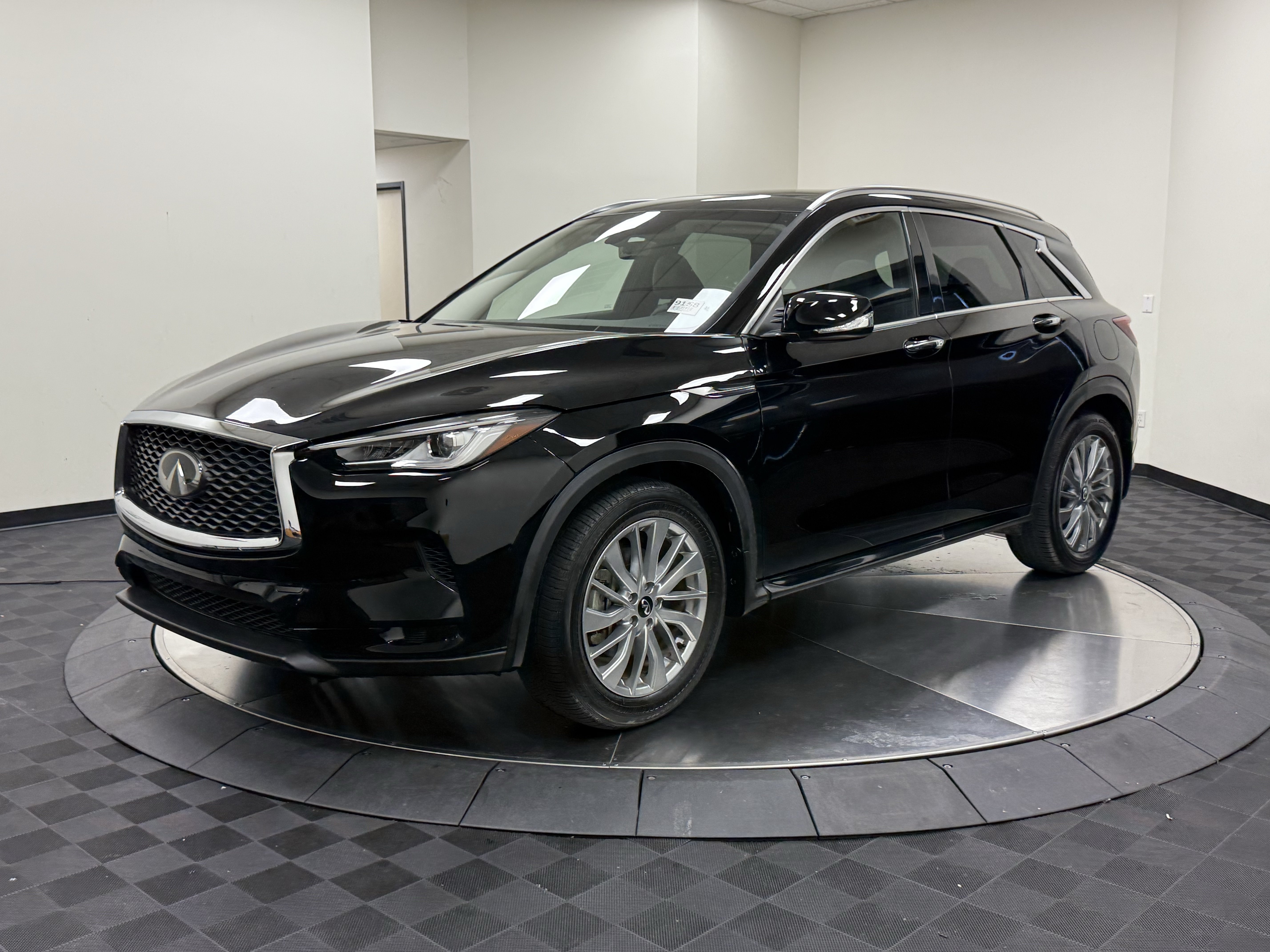 Certified 2024 INFINITI QX50 Luxe FWD image 3