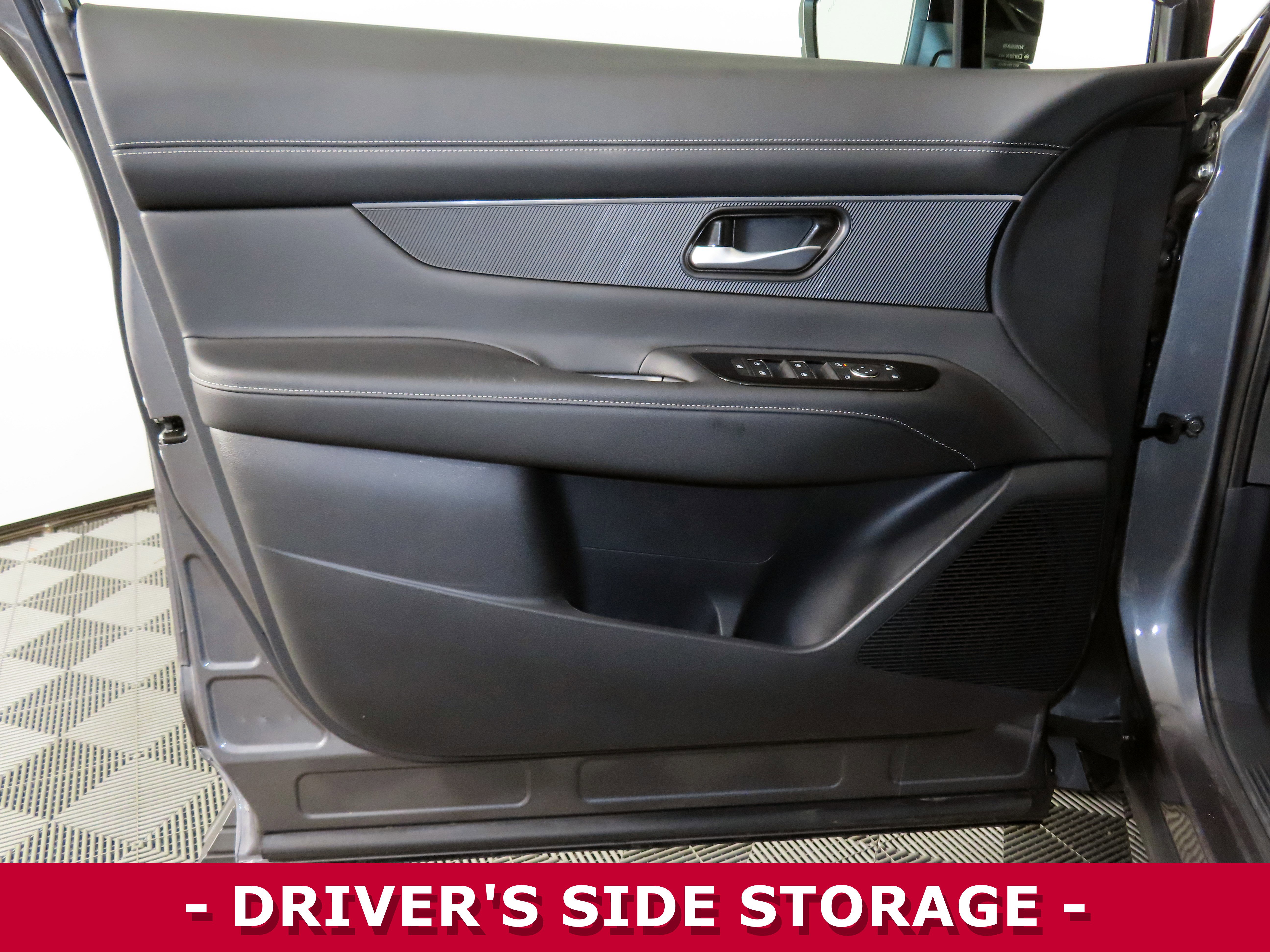 Certified 2025 Nissan Murano SV image 18