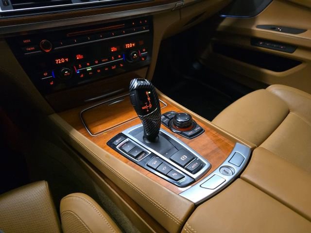 Used 2013 BMW 740Li xDrive image 23