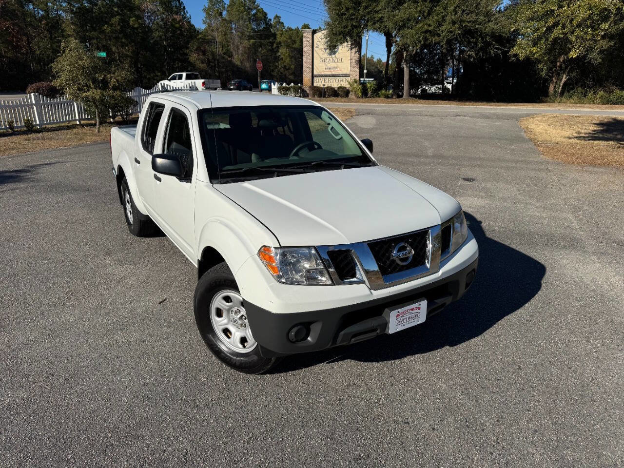 Used 2013 Nissan Frontier S image 36