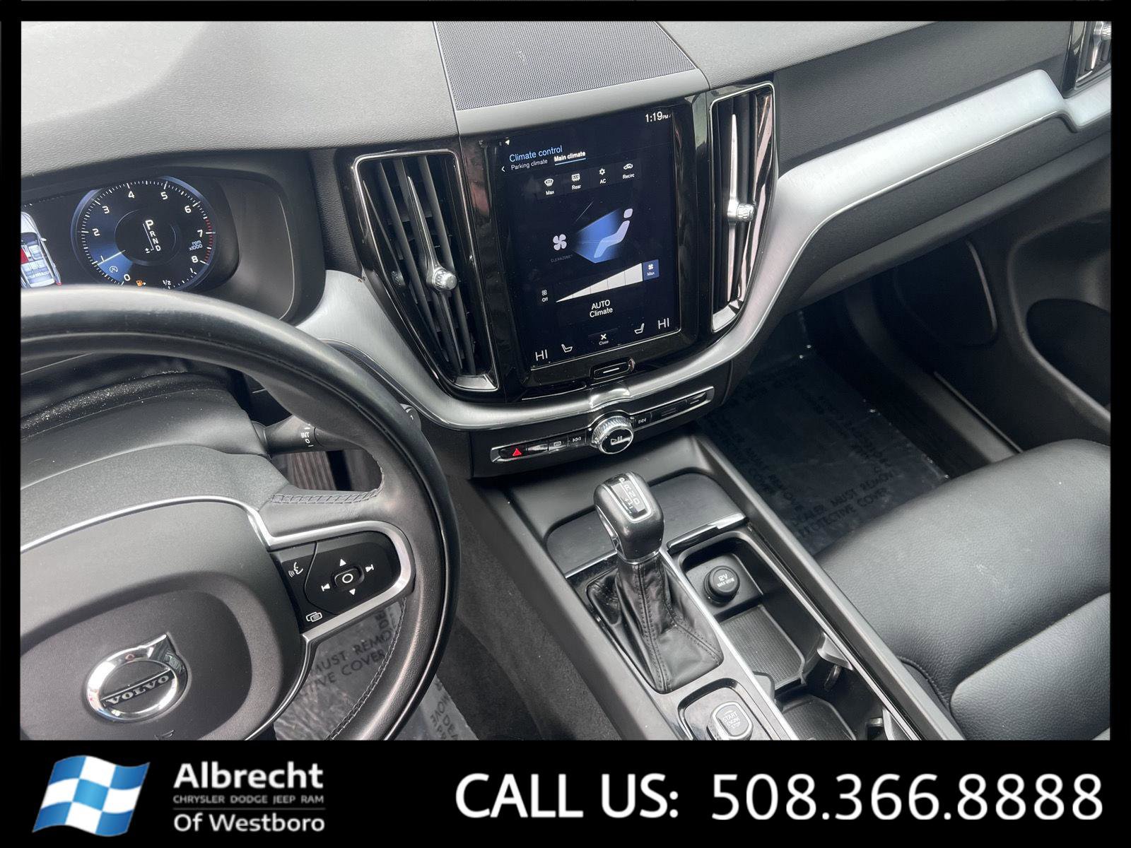 Used 2020 Volvo XC60 T6 Momentum w/ Protection Package image 29