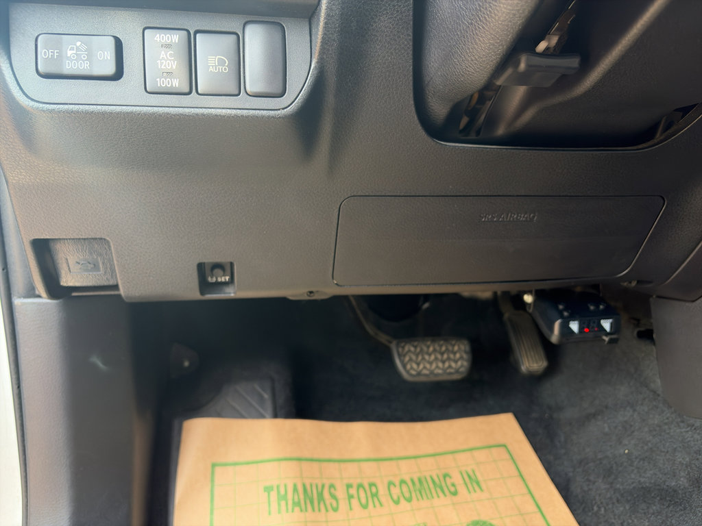 Used 2018 Toyota Tacoma TRD Sport image 28