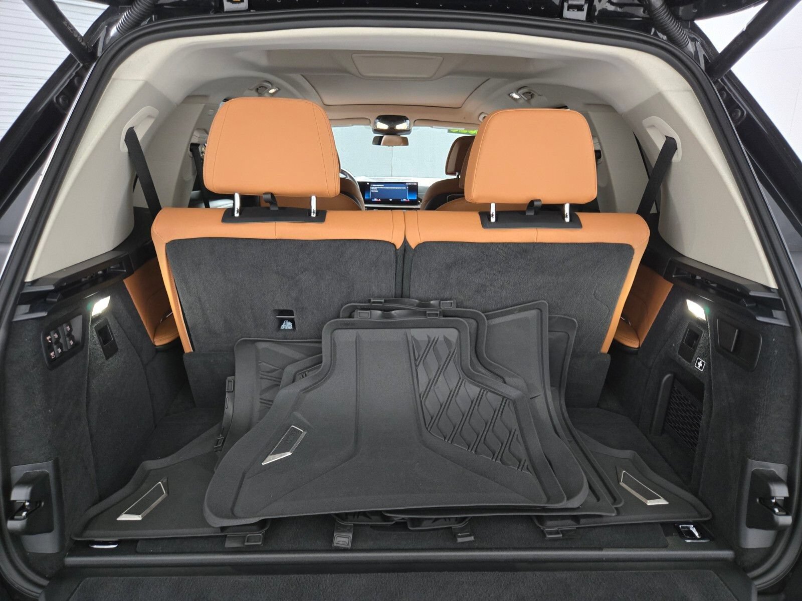 Used 2023 BMW X7 xDrive40i AWD/4WD image 16