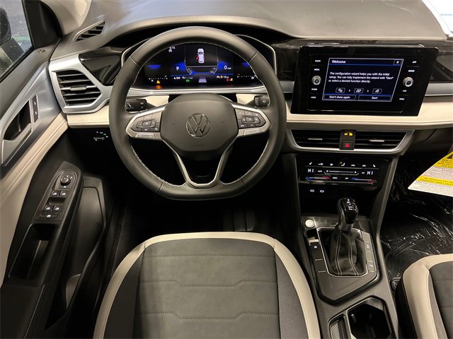 New 2026 Volkswagen Taos SE image 11