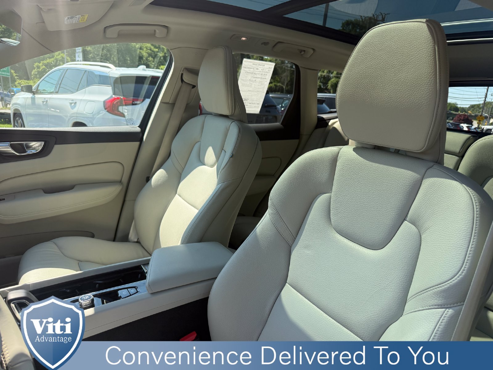 Certified 2023 Volvo XC60 B5 Plus AWD/4WD image 18