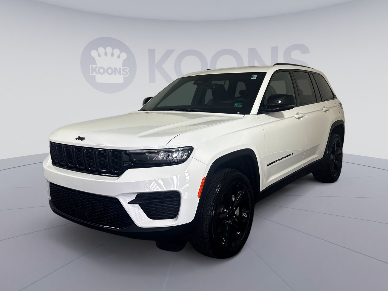 Used 2025 Jeep Grand Cherokee Altitude